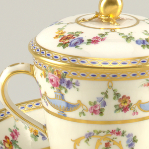 Cup And Cover (France)