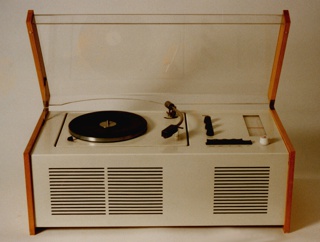 SK 55 Radio-Phonograph Radio-phonograph