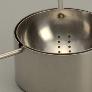 Stand, Tea Strainer