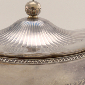 Soup Tureen And Cover (England), 1789–90