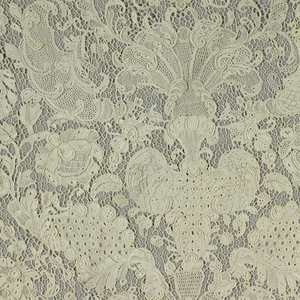Flounce (France), 1720–30