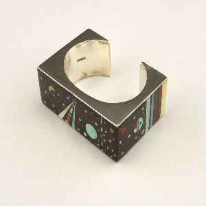 Bracelet (USA), 1993