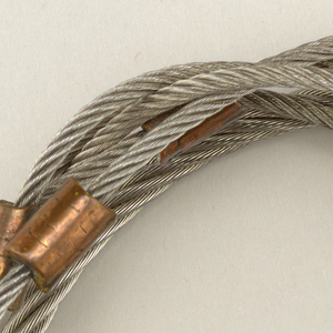 Bracelet (USA), 1973