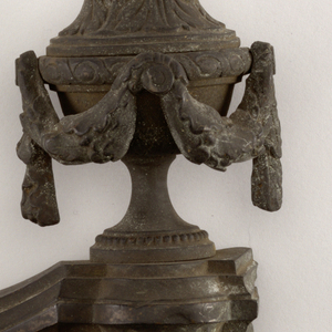 Mount, Andiron