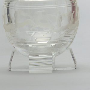 Bowl And Stand (USA)