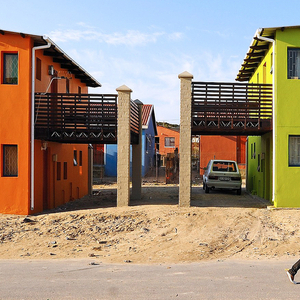 10 x 10 Sandbag House, 2008–09