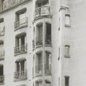 Photograph, Photograph of Apartment Building Designed by Hector Guimard (No. 4), 1911