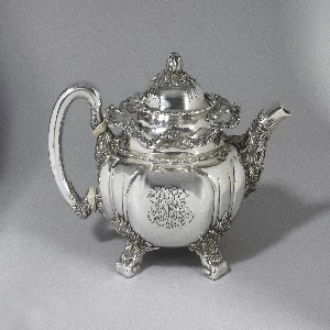 Chrysanthemum Teapot, 1891–1902