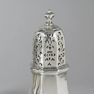 Casters And Lids (England), 1717