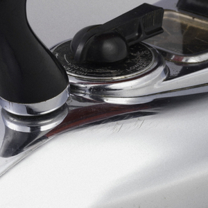 American Beauty Iron, ca. 1945
