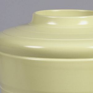 Vase (England), 1933