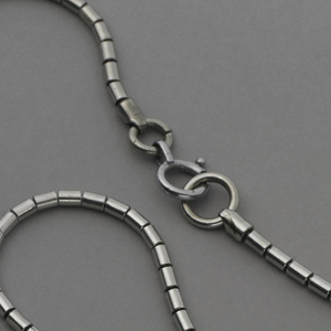Locket And Chain (USA), 1951