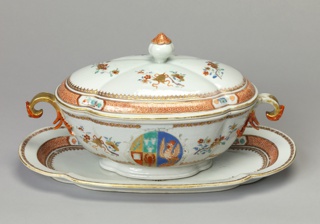 Soup Tureen with the Arms of the Scholten-Hogenberg Family Soup Tureen With Stand